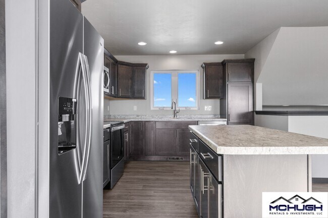 Building Photo - 3765 E Rubyred Dr