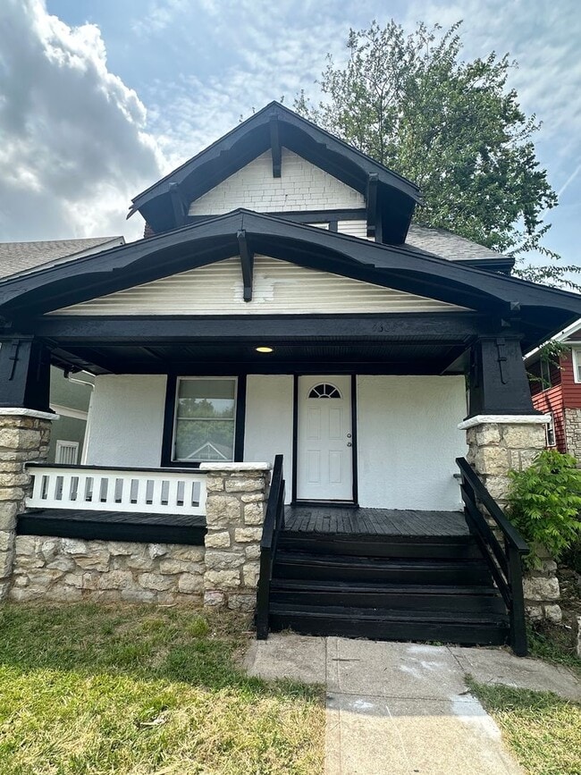 Primary Photo - This is a 2 bedroom 1 bath single family h...