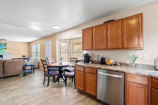 Building Photo - 12564 Paseo Alegre Dr