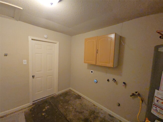 Building Photo - 919 Progreso Dr