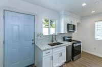 Building Photo - 2013 Walnut St