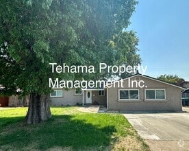 Building Photo - Charming 3 bedroom 1 bath with spacious bo...