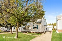 Building Photo - 905 E 210th St