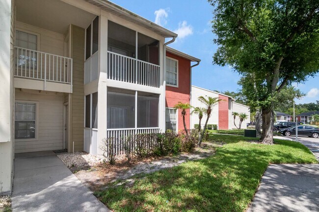 Building Photo - Park Lake — 1 Bed / 1 Bath + Den | Upstairs Condo | Brandon, FL