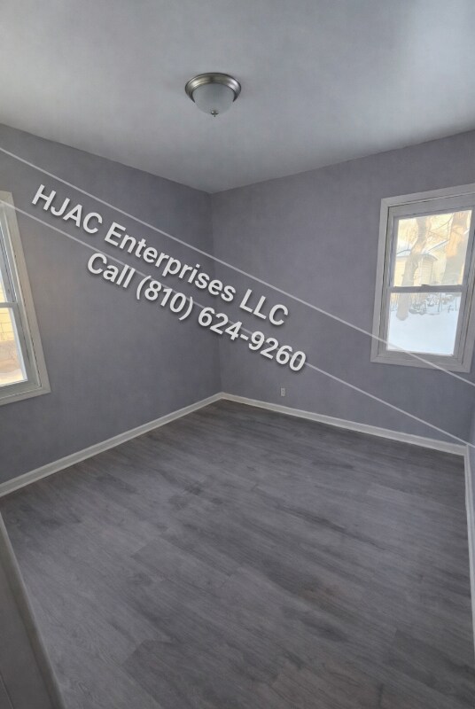 Building Photo - 722 Frank St