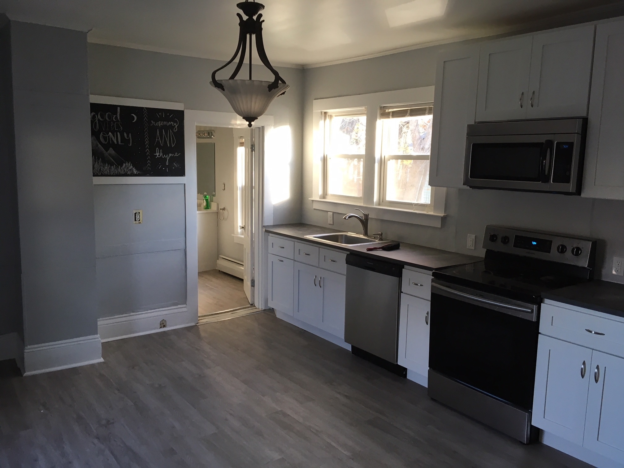 Building Photo - 857 Broadway