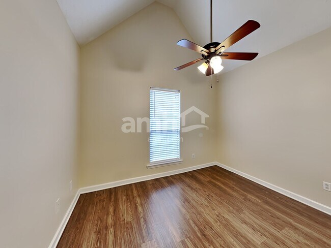 Building Photo - 515 Chaseridge Dr