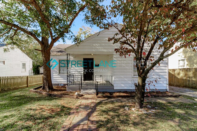 Primary Photo - REDUCED! Charming 3 bedroom home in Birmin...