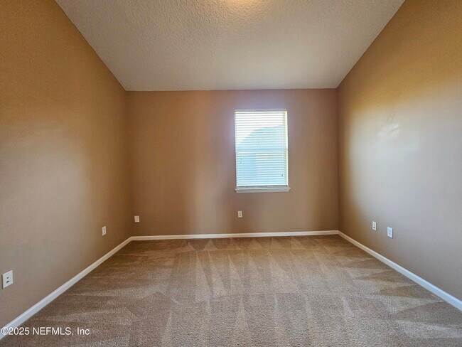 Building Photo - 964 Hazeltine Ct