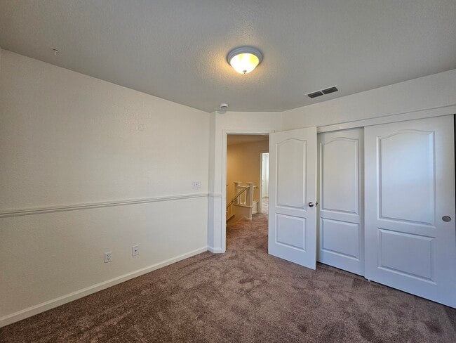 Building Photo - 8 Halsey Pl