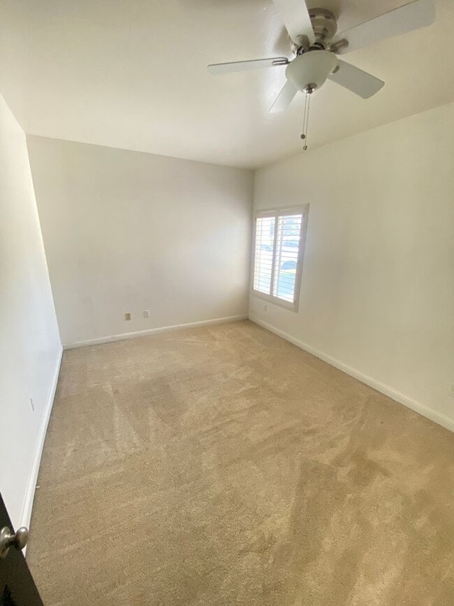 Building Photo - Elegant 3-Bedroom Home in Seven Oaks