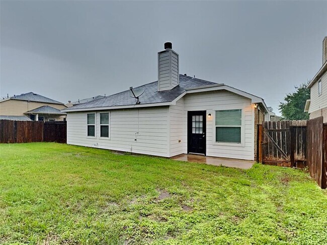 Building Photo - 7702 Summer Dale Dr
