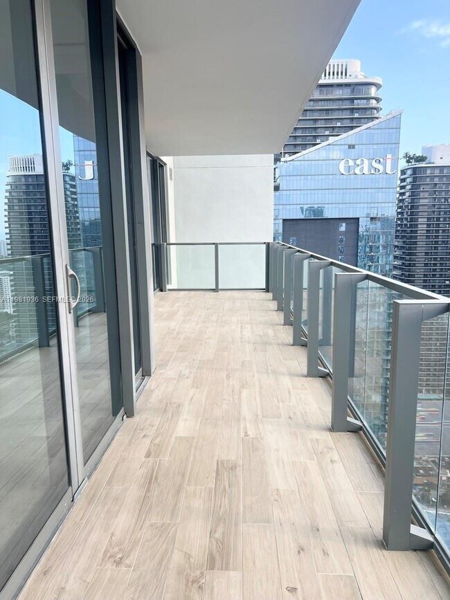 Building Photo - 68 SE 6th St