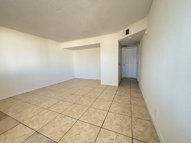 Building Photo - Freshly Painted 2-Bed with Full Utilities,...
