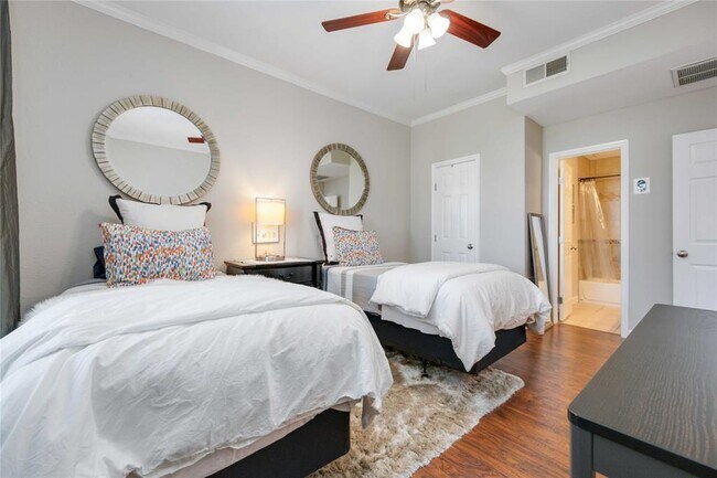 Building Photo - 4515 Briar Hollow Pl