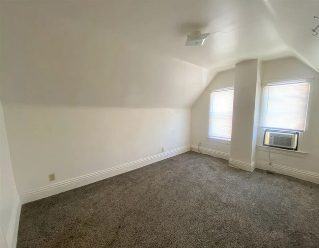 Building Photo - Spring Into A New Home!!!