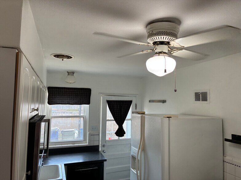 Building Photo - 7519 Wise Ave