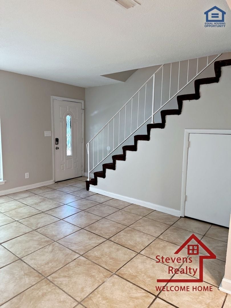 Building Photo - 4330 Wilson St