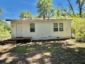 Building Photo - 3800 E Mallory Ave