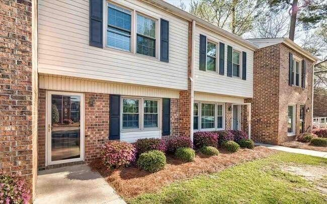 Building Photo - 731 Coventry Ln