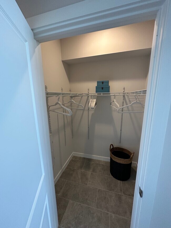 Building Photo - 2620 E Marina Bay Dr