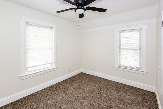 Building Photo - 3971 E 71st St