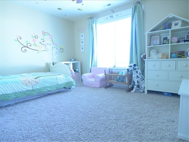 Building Photo - MUST SEE! Beautiful 4 Bedroom/3 Bathroom Home--Near BYU and Peaks Ice Arena