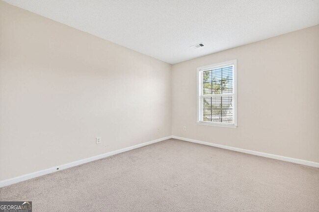 Building Photo - 4010 Ridgefair Dr