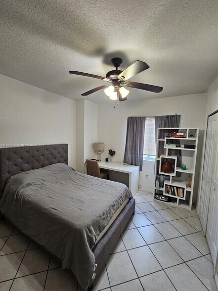 Building Photo - 3500 Coral Way