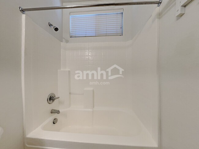 Building Photo - 15954 W Port Royale Ln