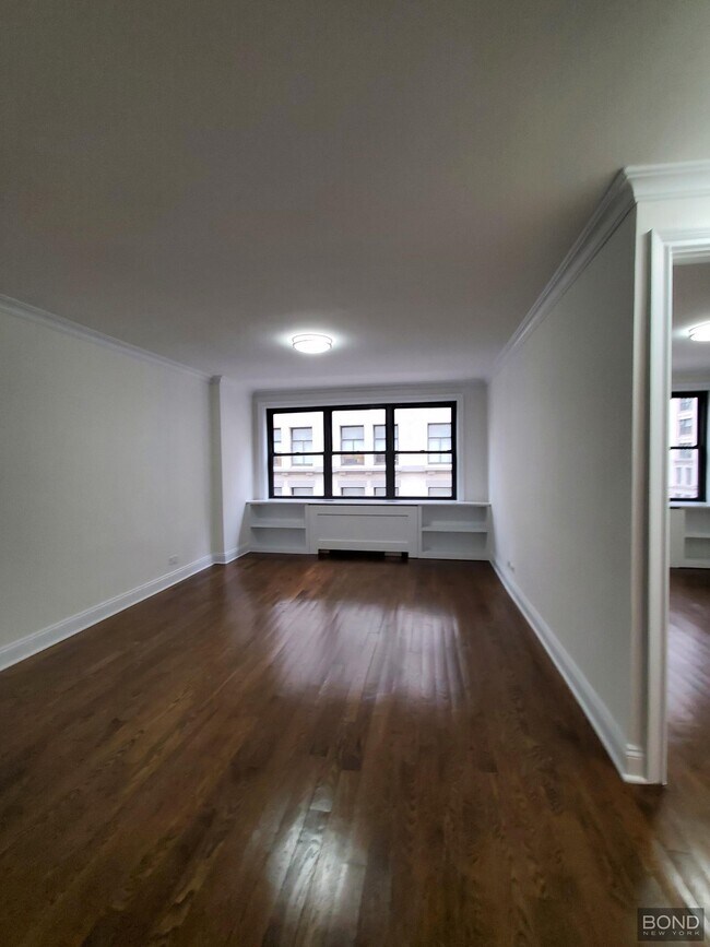 Building Photo - 96 Fifth Avenue