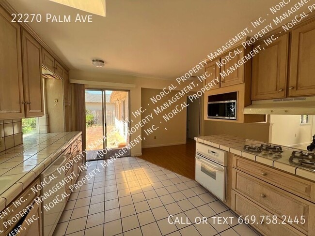 Building Photo - 22270 Palm Ave