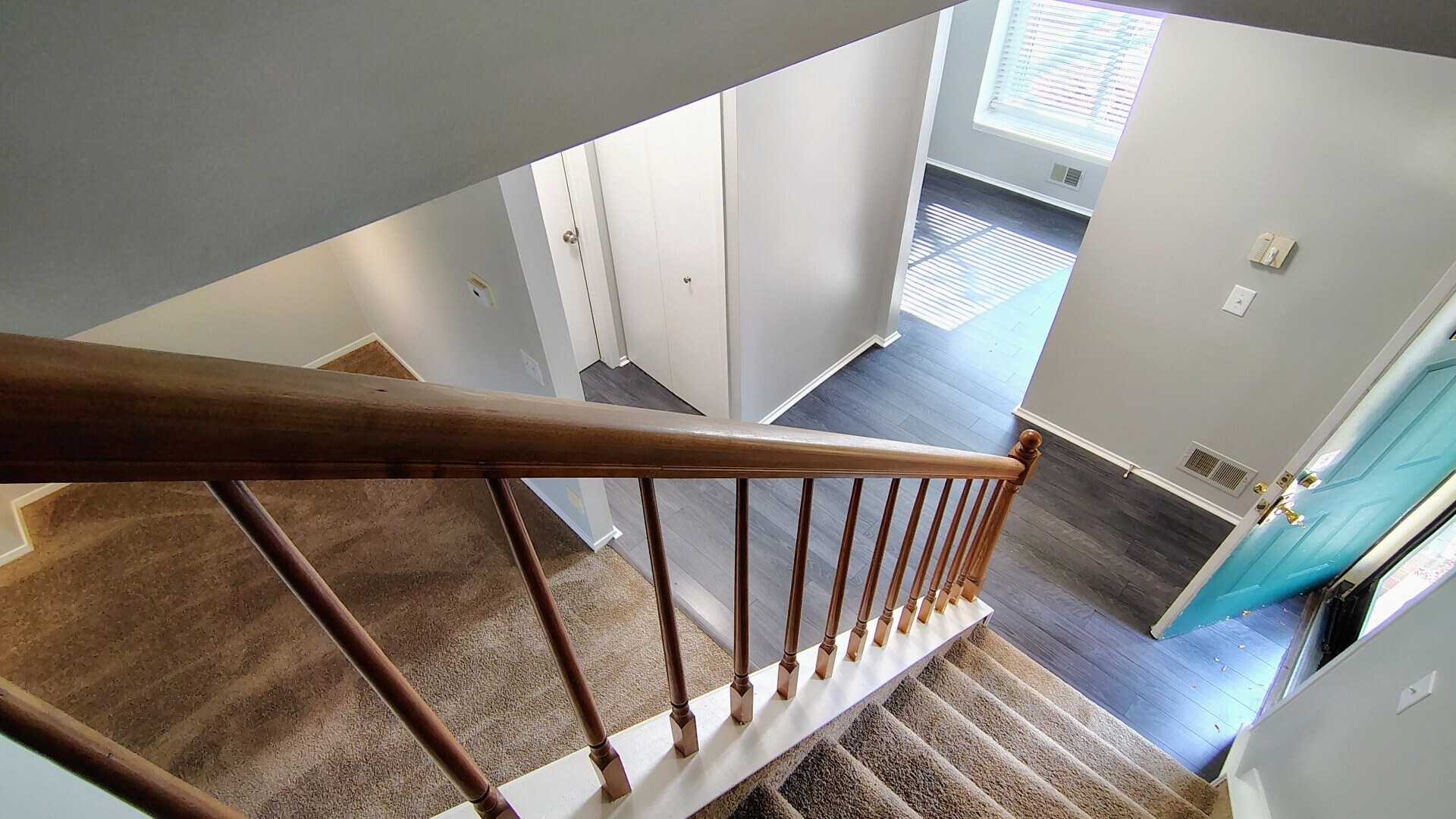 Building Photo - 24757 Bashian Dr