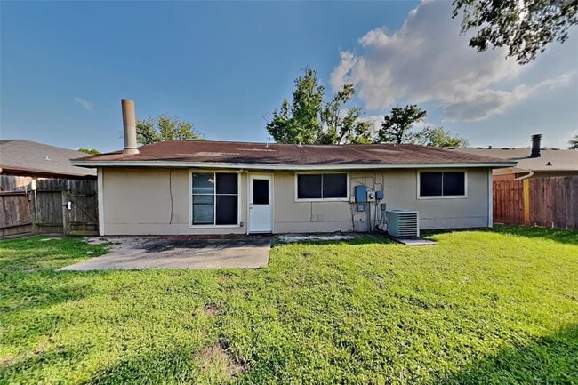 Building Photo - 11914 Osage Park Dr