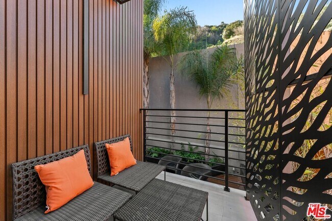 Building Photo - 3601 Dixie Canyon Ave