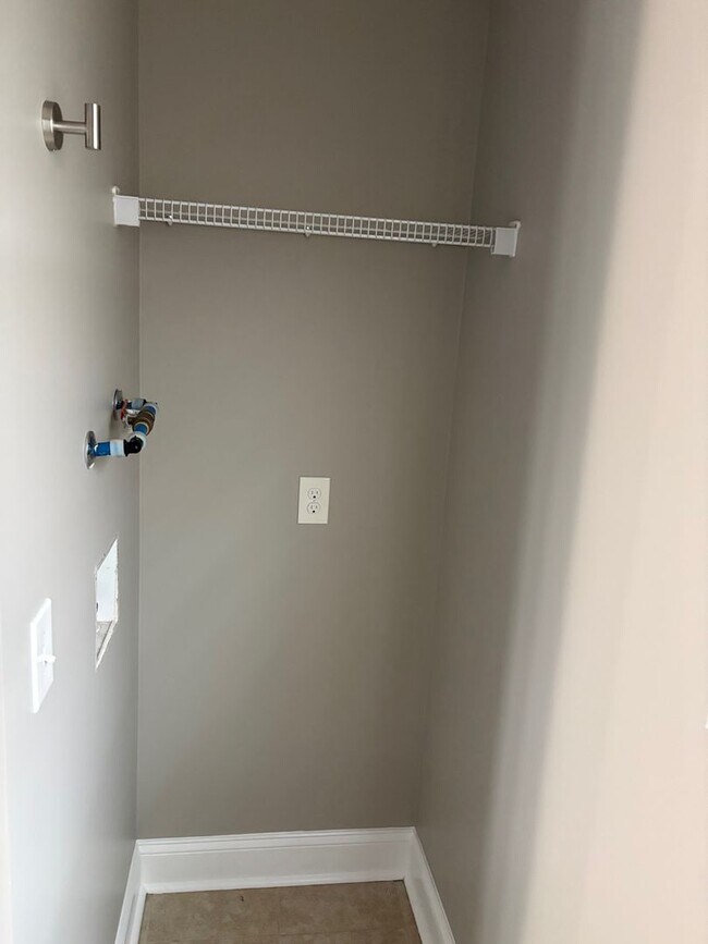 Building Photo - 7013 Golgotha Dr