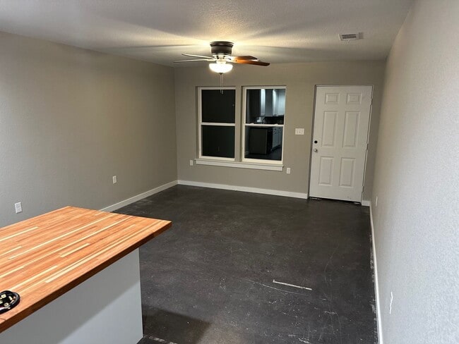 Building Photo - 707 Atkinson St