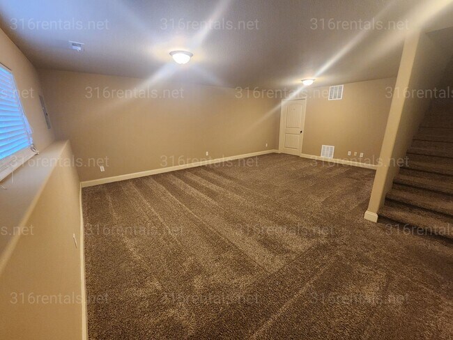 Building Photo - $1,850- 4 bedroom / 3 bathrooms - Beautiful and Large Home! *COMING SOON*