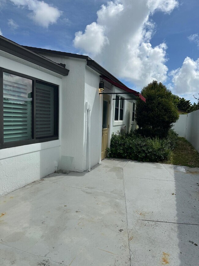 Building Photo - 2940 Cherokee Rd