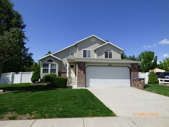 Primary Photo - Great 4 Bd 3 Bath Home in Draper