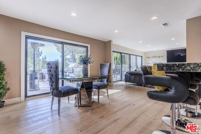 Building Photo - 2637 Angelo Dr