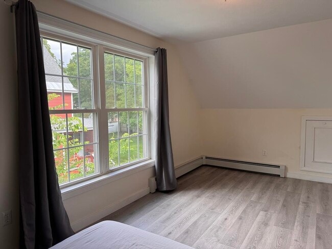 Building Photo - 26 Fowler St