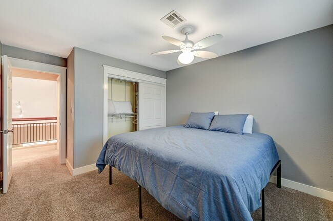 Building Photo - Charming 4 bedroom 3 bath fully furnished pool home in the heart of spring valley!