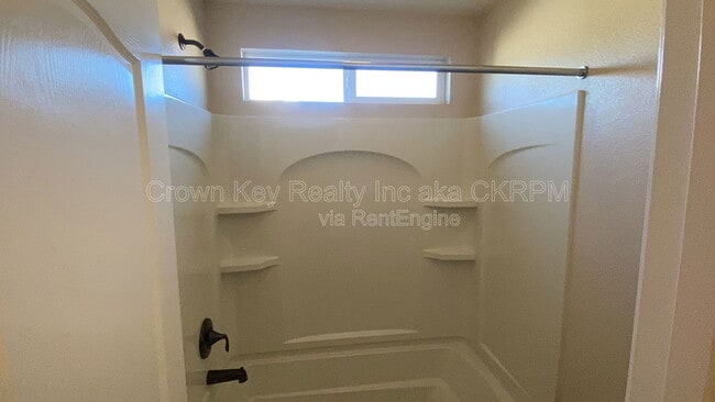 Building Photo - 172 W Viola St