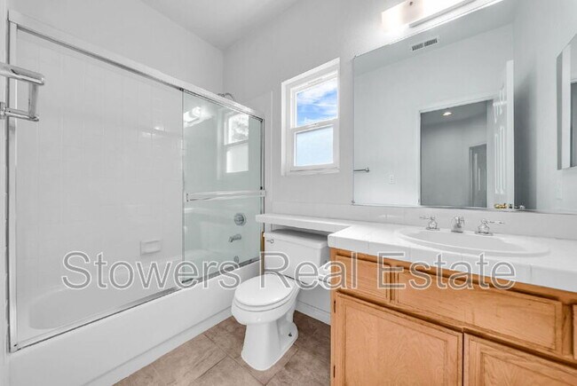 Building Photo - 116 Foxglove Ln