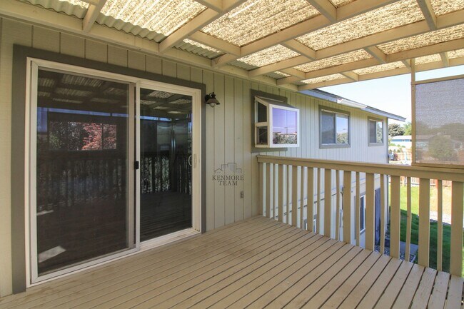 Building Photo - 4 Bedroom, 2 Bath + Office Home in West Richland
