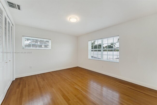 Building Photo - 13032 Mar St