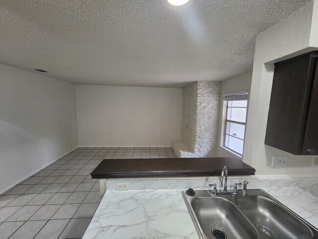 Building Photo - 3804 Rocky Hollow Trl