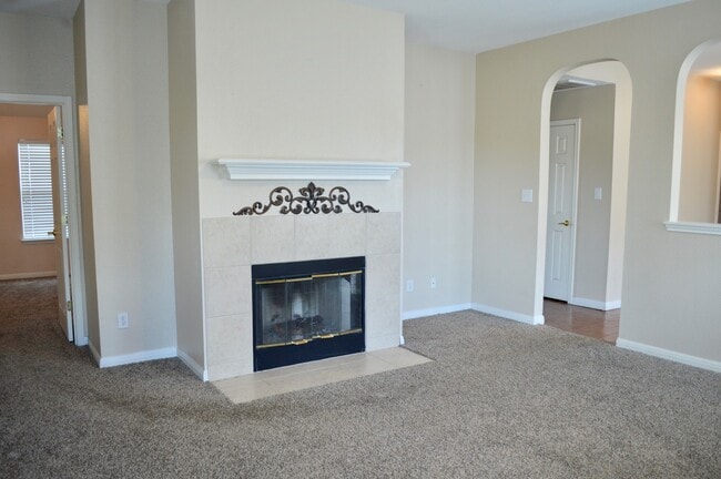 Building Photo - Beautiful 3/2 , located in Arborstone