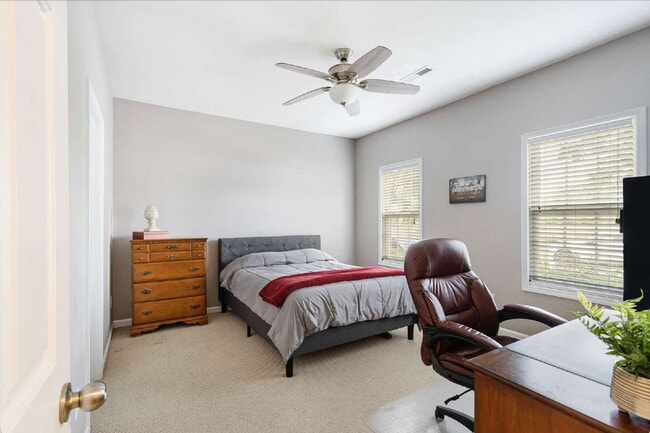 Building Photo - Charming 3-Bed/3.5 Bath Townhouse with 211...
